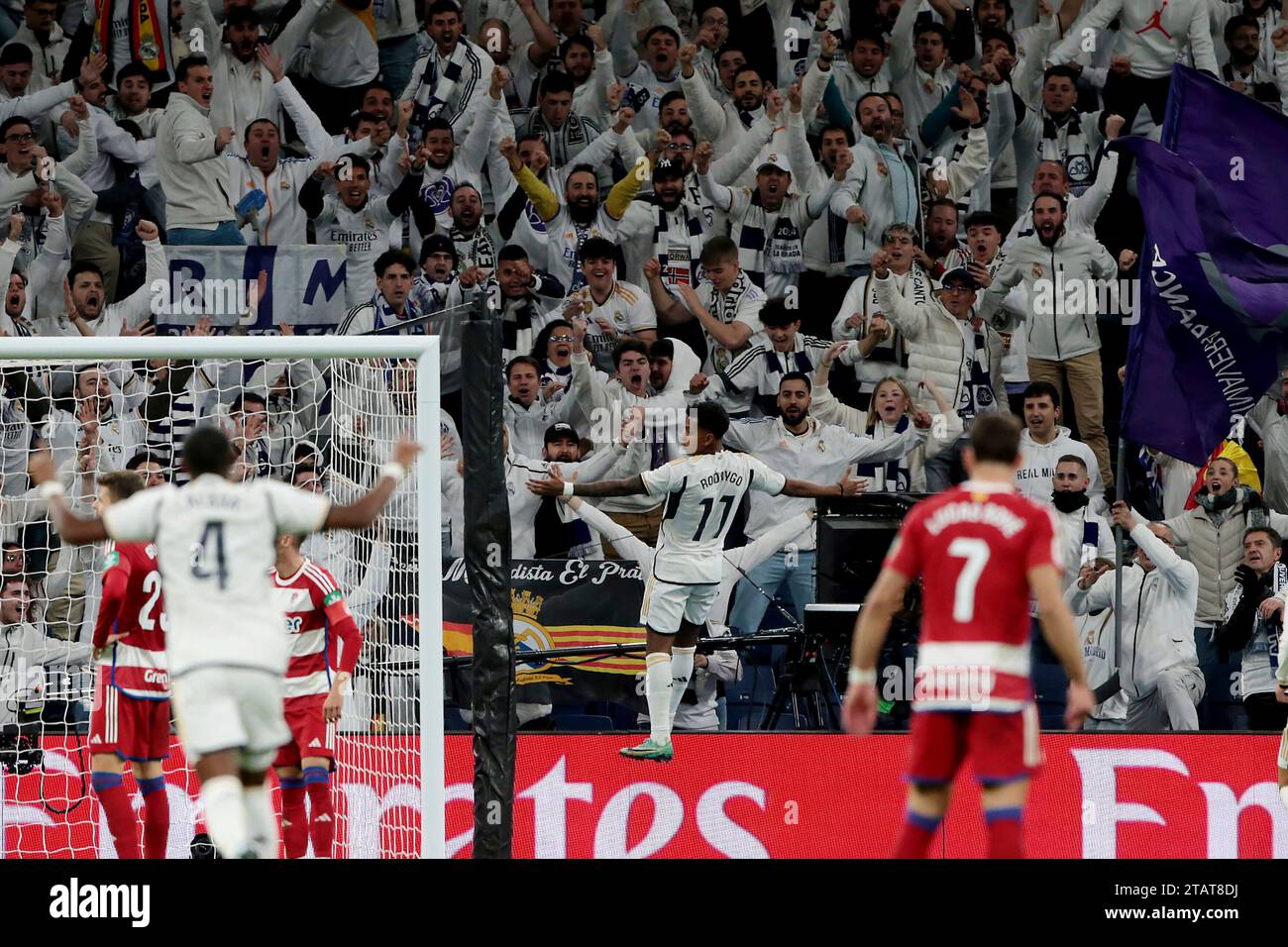 Madrid, spagnolo. 2 dicembre 2023. Madrid Spagna; 02.12.2023.- il giocatore del Real Madrid Rodrygo segna un gol. Il Real Madrid batte il Granada 2-0 nella giornata 15 del calcio spagnolo. Con i gol di Brahim Díaz 26' e Rodrigo 57', il Real Madrid batte il Granada allo stadio Santiago Bernabéu nella capitale del Regno di Spagna nella giornata 15 della Lega spagnola. Credito: Juan Carlos Rojas/dpa/Alamy Live News Foto Stock