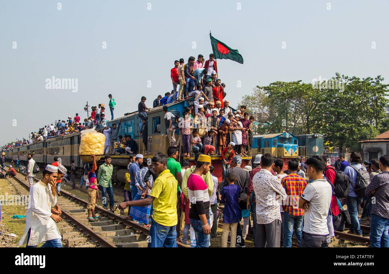 Bishwa Ijtema Journey by the Train, questa immagine è stata catturata il 19 febbraio 2019 da Tonggi, Bangladesh Foto Stock