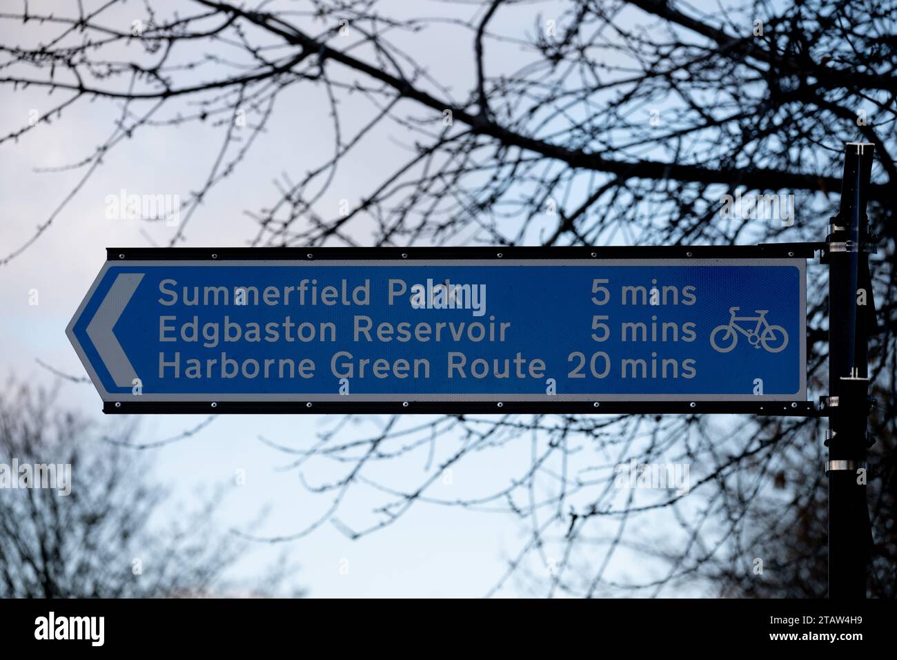 Segnale per la pista ciclabile, Birmingham, West Midlands, Inghilterra, Regno Unito Foto Stock