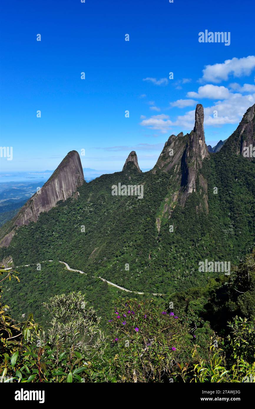 Paesaggio con montagne a Teresopolis, Rio de Janeiro, Brasile Foto Stock