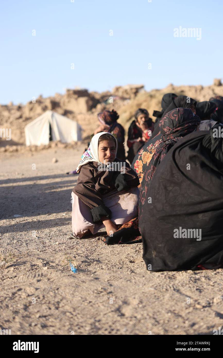Persone bisognose, rifugiati e individui afghani che necessitano di assistenza. Foto Stock