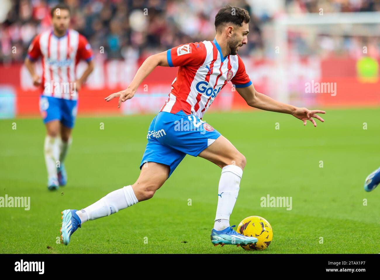 Girona, Spagna. 2 dicembre 2023. Ivan Martin (23) di Girona visto durante il match di LaLiga tra Girona e Valencia all'Estadi Montilivi di Girona. (Foto: Gonzales Photo/Alamy Live News Foto Stock