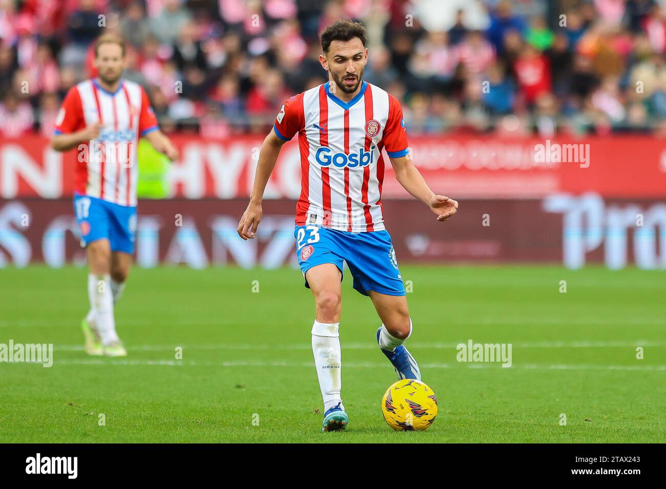 Girona, Spagna. 2 dicembre 2023. Ivan Martin (23) di Girona visto durante il match di LaLiga tra Girona e Valencia all'Estadi Montilivi di Girona. (Foto: Gonzales Photo/Alamy Live News Foto Stock