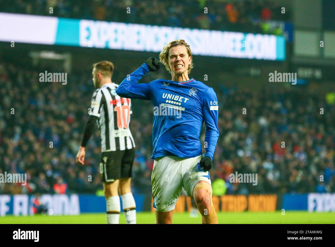 3 dicembre 23. Glasgow, Regno Unito. I Rangers giocarono il St Mirren all'Ibrox Stadium di Glasgow, Scozia, nel Regno Unito nella prima delle tre partite della Scottish Premiership League nei successivi 7 giorni. (Altri cuori e Dundee). Crediti: Findlay/Alamy Live News Foto Stock