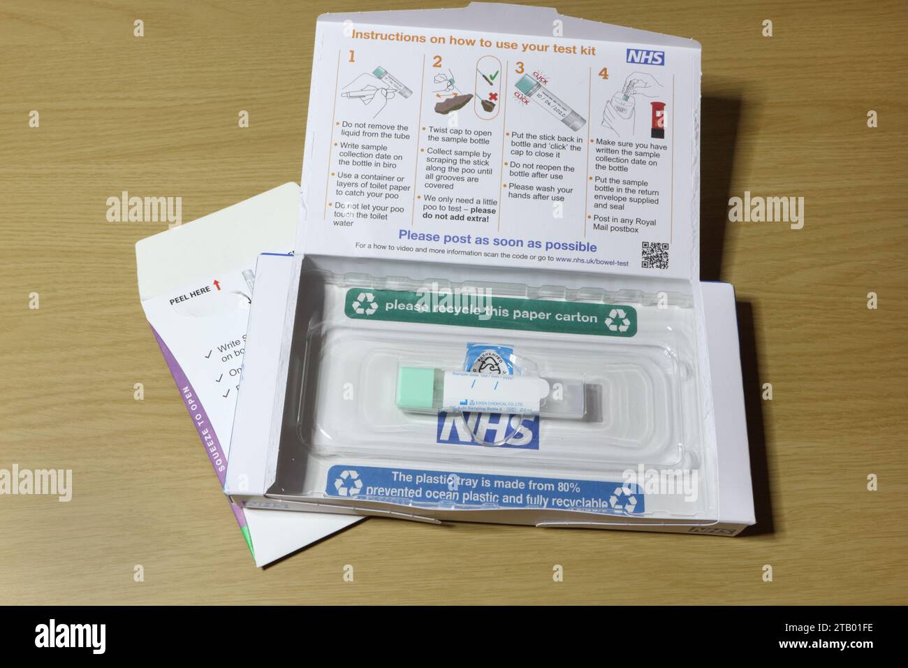 Kit di test per lo screening del cancro dell'intestino, NHS uk Health care Foto Stock