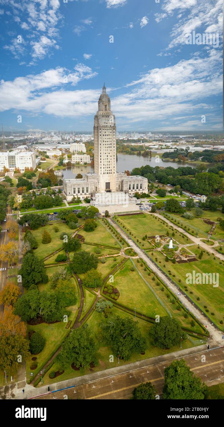 Baton Rouge, LOUISIANA - 1° dicembre 2023: Edificio del Campidoglio della Louisiana nel centro di Baton Rouge Foto Stock