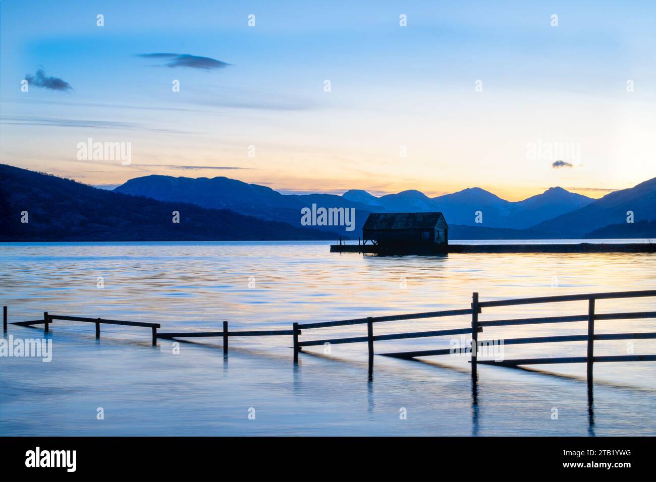 Sunset Loch Katrine, i Trossachs. Foto Stock