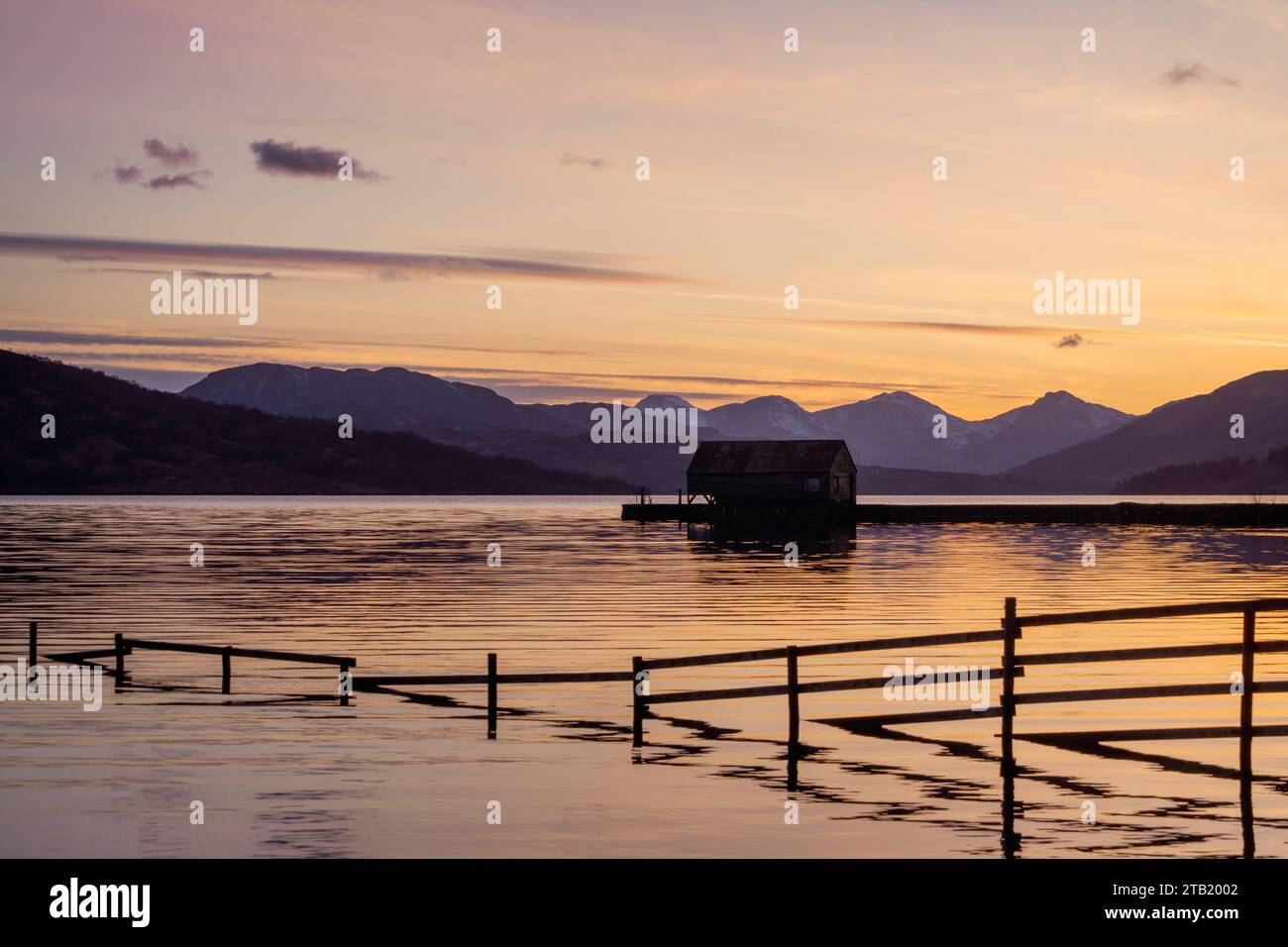 Sunset Loch Katrine, i Trossachs. Foto Stock