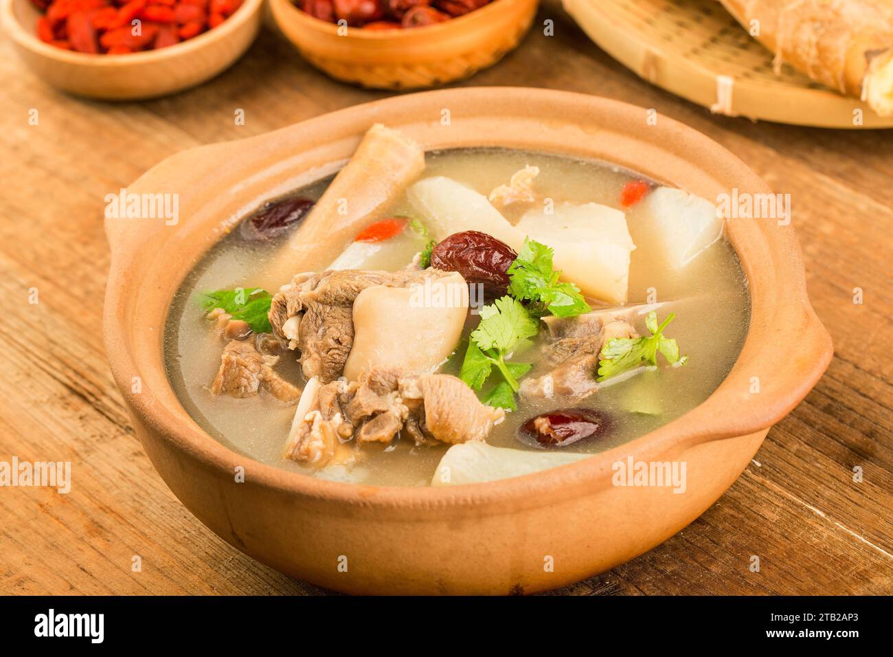 Cucina cinese: Stufato di zuppa di radish e montone Foto Stock