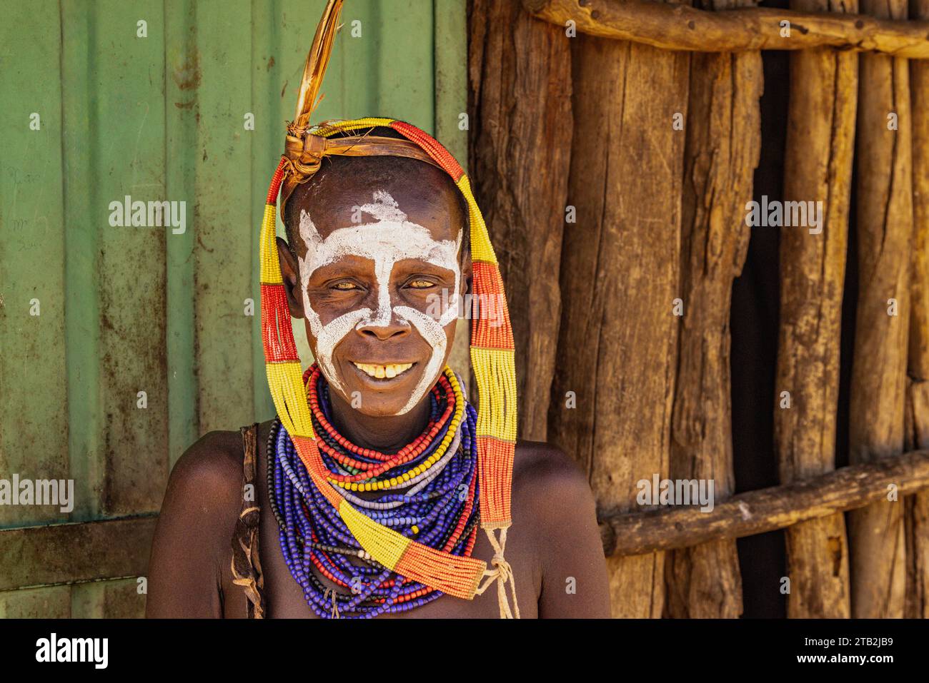 Volto dipinto di Karo Tribe Woman Foto Stock