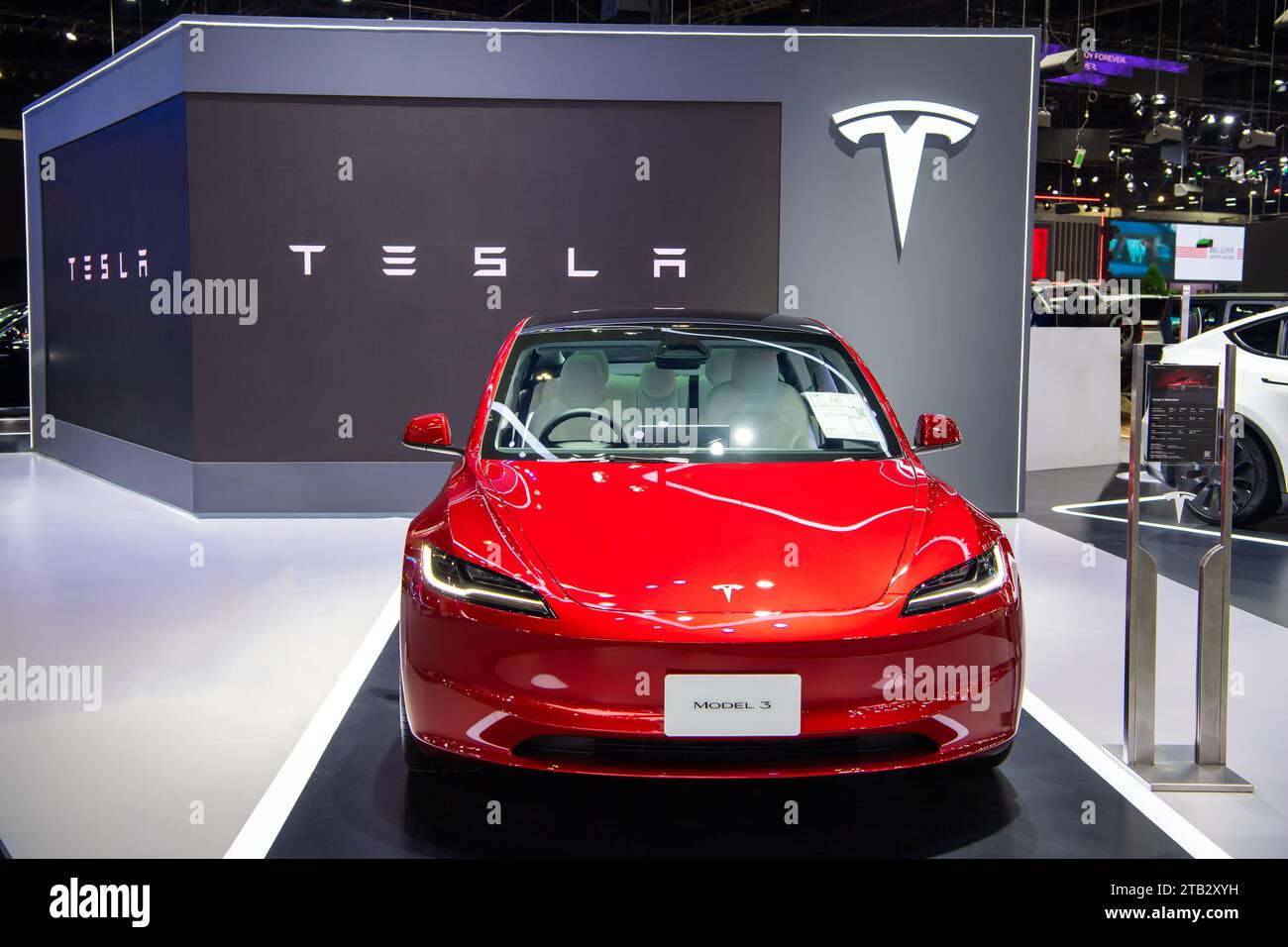 Tesla Model 3 EV in mostra al 40° Thailand International Motor Expo 2023 il 29 novembre 2023 a Nonthaburi, Thailandia. Foto Stock