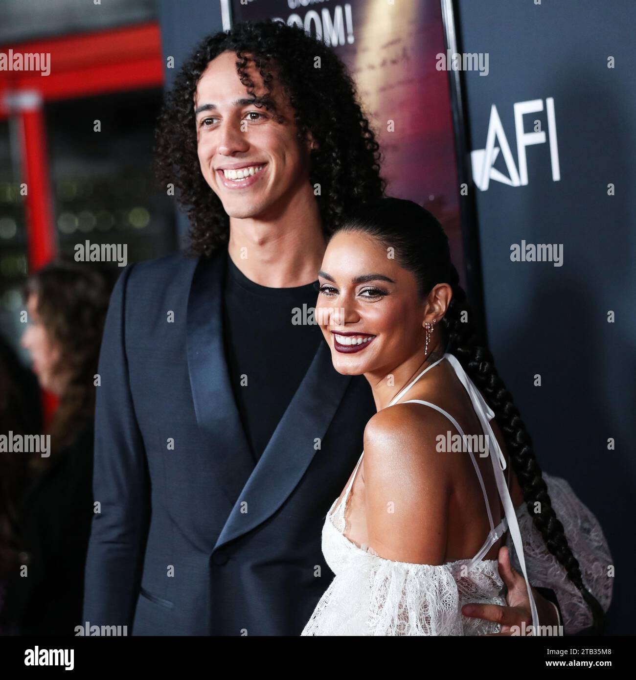 Vanessa Hudgens sposa Cole Tucker. L'alunno di "High School Musical", 34, e il suo fidanzato, giocatore professionista di baseball Cole Tucker, hanno detto "lo faccio" sabato 2 dicembre 2023 a Tulum, Messico. HOLLYWOOD, LOS ANGELES, CALIFORNIA, USA - 10 NOVEMBRE: Interbase di baseball e esterno Cole Tucker e la fidanzata/attrice Vanessa Hudgens arrivano all'AFI Fest 2021 - serata di gala di apertura Premiere di "tick, tick.BOOM!" di Netflix Tenuto al TCL Chinese Theatre IMAX il 10 novembre 2021 a Hollywood, Los Angeles, California, Stati Uniti. (Foto di Xavier Collin/Image Press Agency) Foto Stock