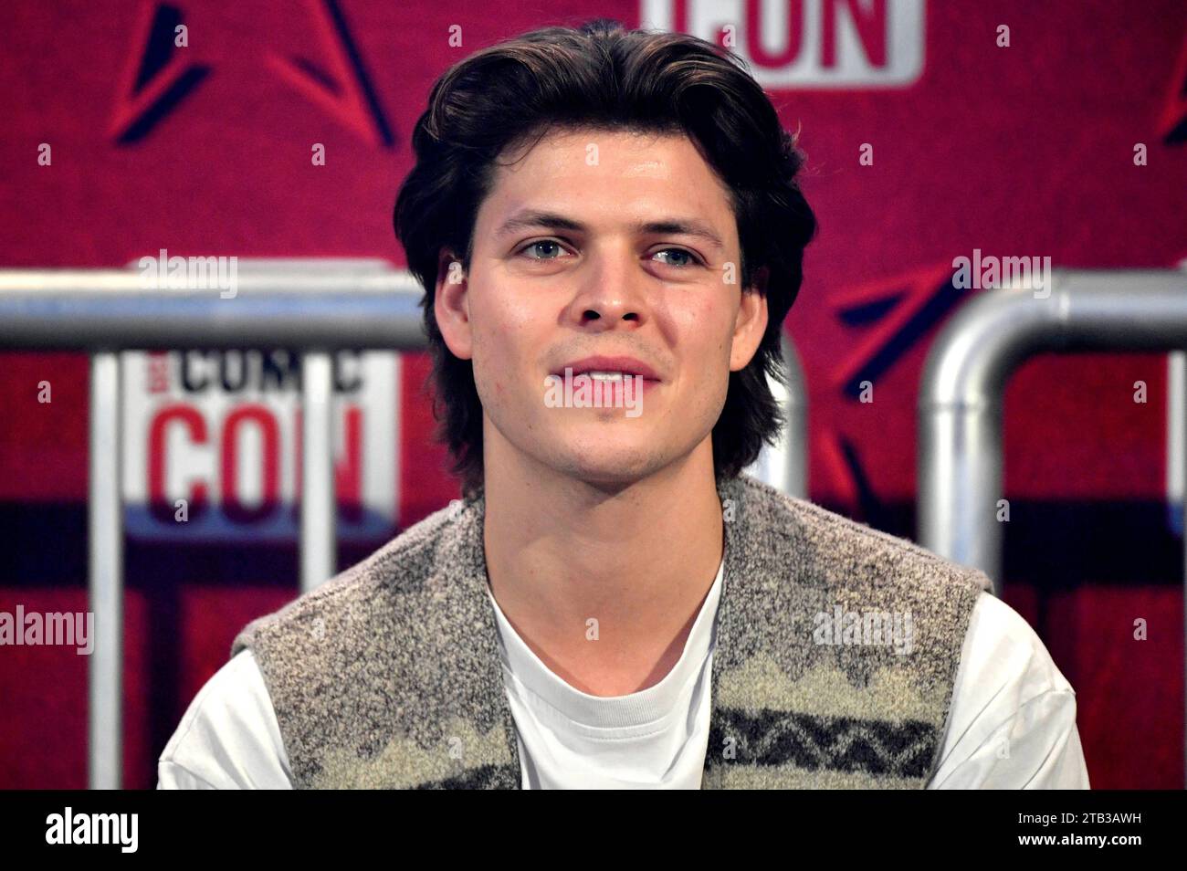 Alex Hogh Andersen auf der German Film & Comic con Winter Edition in der Messe Dortmund. Dortmund, 03.12.2023 *** Alex Hogh Andersen alla German Film Comic con Winter Edition alla Messe Dortmund Dortmund, 03 12 2023 foto:Xn.xKubelkax/xFuturexImagex Comic_con_3342 Credit: Imago/Alamy Live News Foto Stock