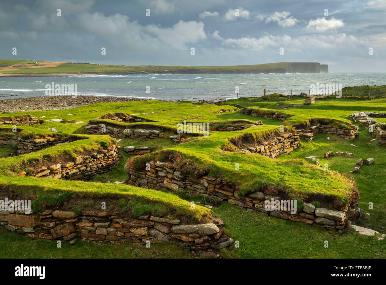 Resti di un insediamento vichingo sul Brough of Birsay, Isole Orcadi, Scozia. Autunno (settembre) 2022. Foto Stock