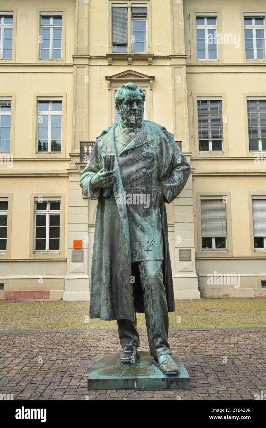 Friedrichsbau, Psychologisches Institut, Bunsendenkmal, Hauptstraße, Heidelberg, Baden-Württemberg, Deutschland *** Friedrichsbau, Istituto psicologico, Bunsendenkmal, Hauptstraße, Heidelberg, Baden Württemberg, Germania crediti: Imago/Alamy Live News Foto Stock