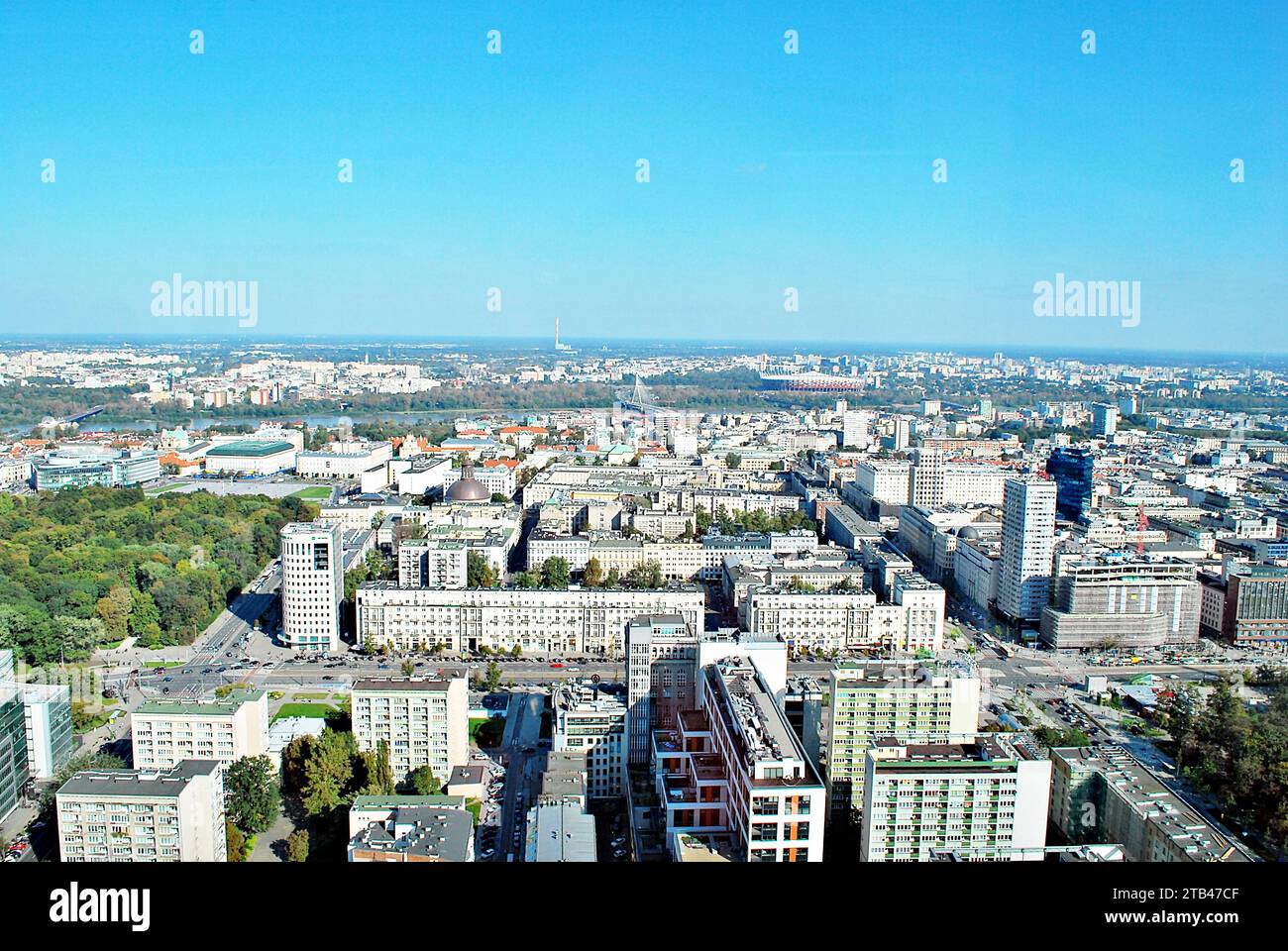 Varsavia, Polonia. 30 settembre 2017. Vista dei grattacieli e dell'architettura moderna dall'edificio di appartamenti Cosmopolitan Foto Stock