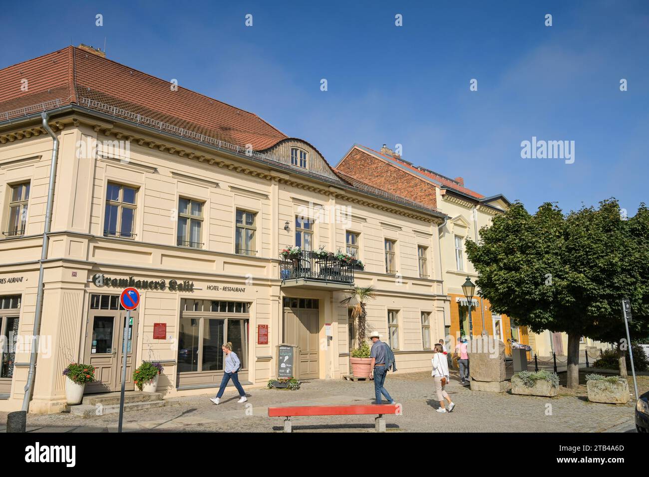 Street scene, Old Buildings, Hotel Grambauers Kalit, Rosenstrasse, Hoher Steinweg, città vecchia, Angermuende, Brandeburgo, Germania Foto Stock