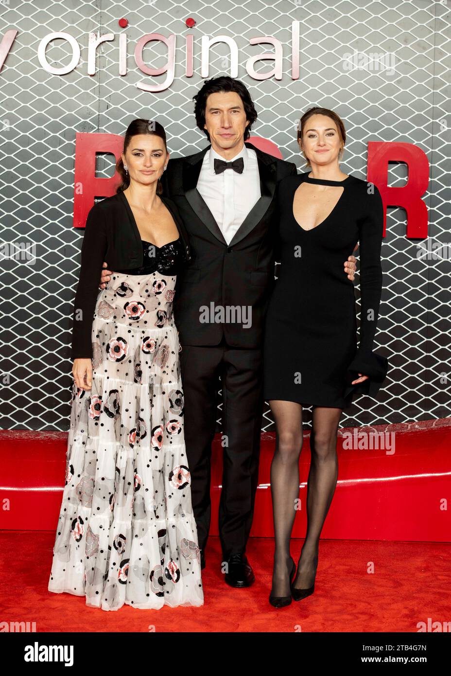 Londra, Regno Unito, lunedì 4 dicembre 2023 Penélope Cruz, Adam driver e Shailene Woodley arrivano alla Ferrari UK Premiere all'Odeon Luxe, Leicester Square, Londra. Credito: DavidJensen / Empics Entertainment / Alamy Live News Foto Stock