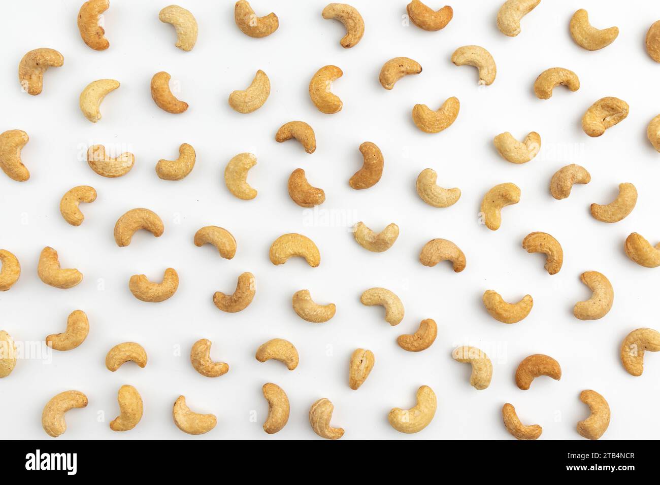 disegno di noci di anacardi su sfondo bianco, concetto di snack food Foto Stock