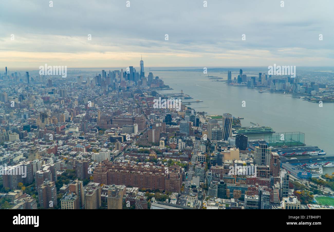 Vista panoramica aerea del centro di Manhattan dalla piattaforma di osservazione Edge di New York City Foto Stock