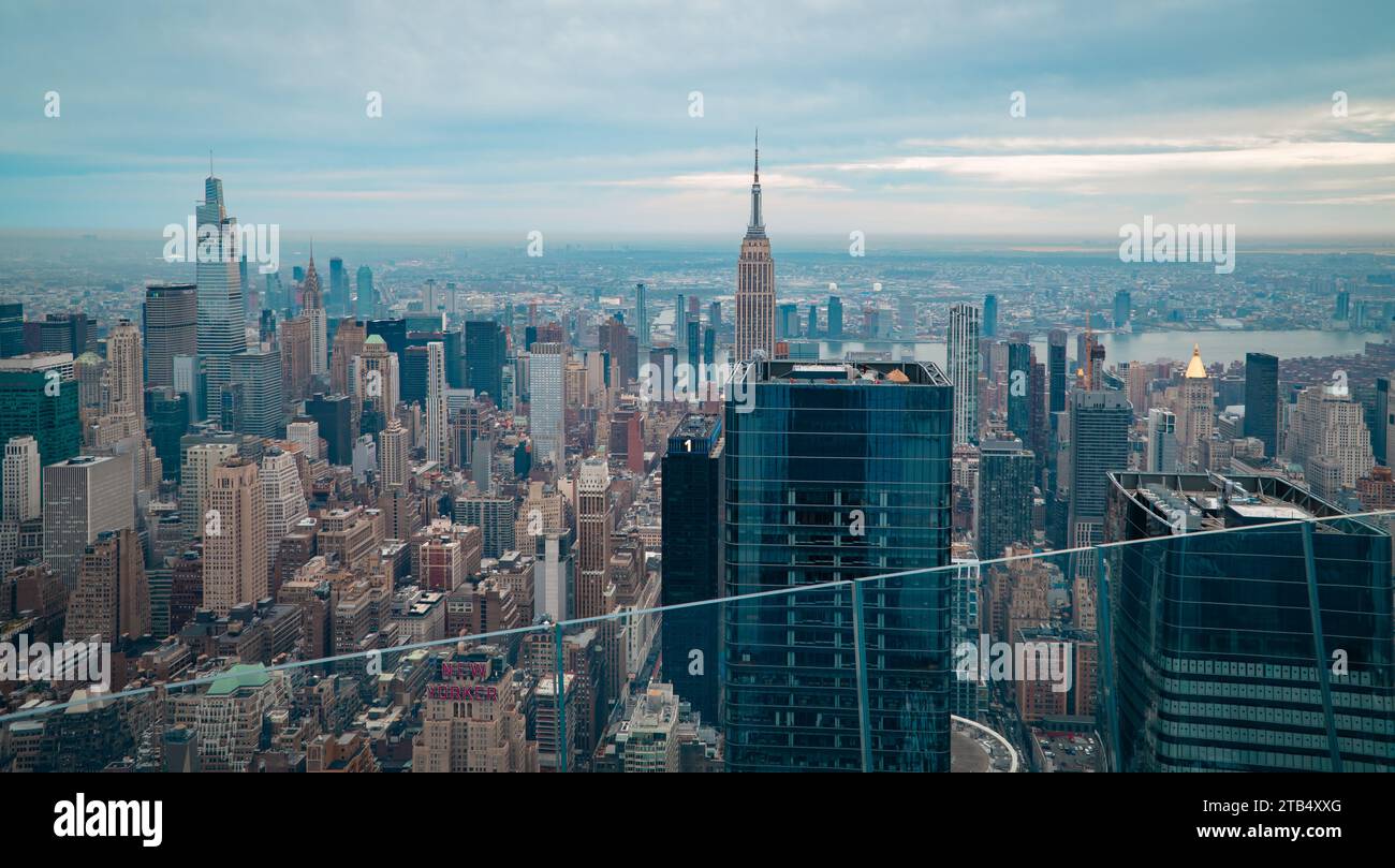 Vista panoramica aerea del centro di Manhattan dalla piattaforma di osservazione Edge di New York City Foto Stock