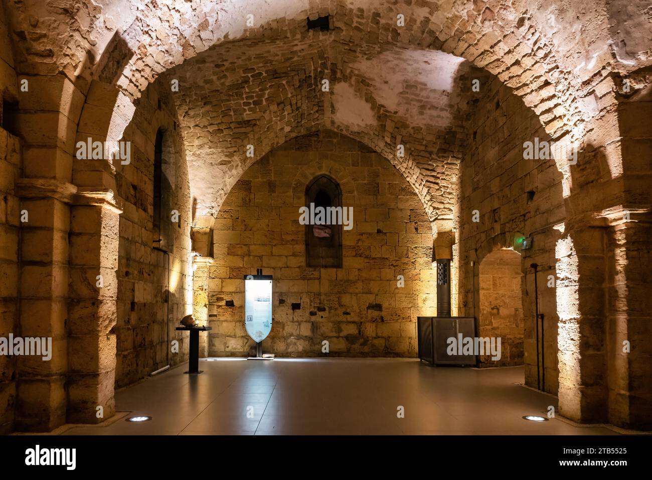 La bella sala nella Fortezza degli Ospitalieri (sale dei Cavalieri) nella città Vecchia di acri, Israele. Foto Stock