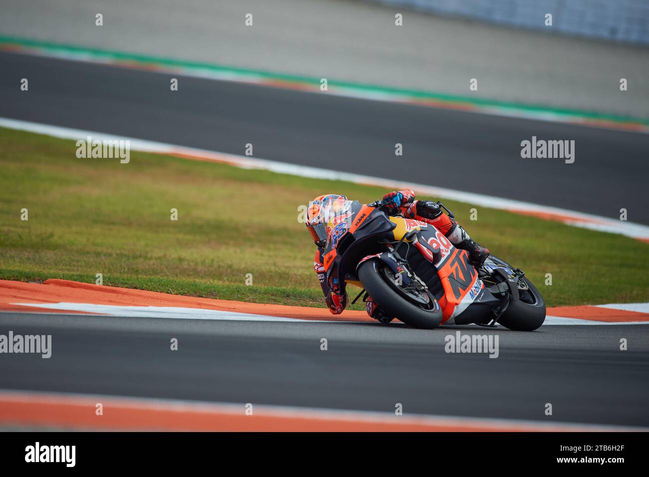 Jack Miller dell'Australia e Red Bull KTM Factory Racing corrono durante il test di Valencia del Moto GP sul circuito di Ricardo Tormo (Cheste, Moto GP Valencia test). Foto Stock