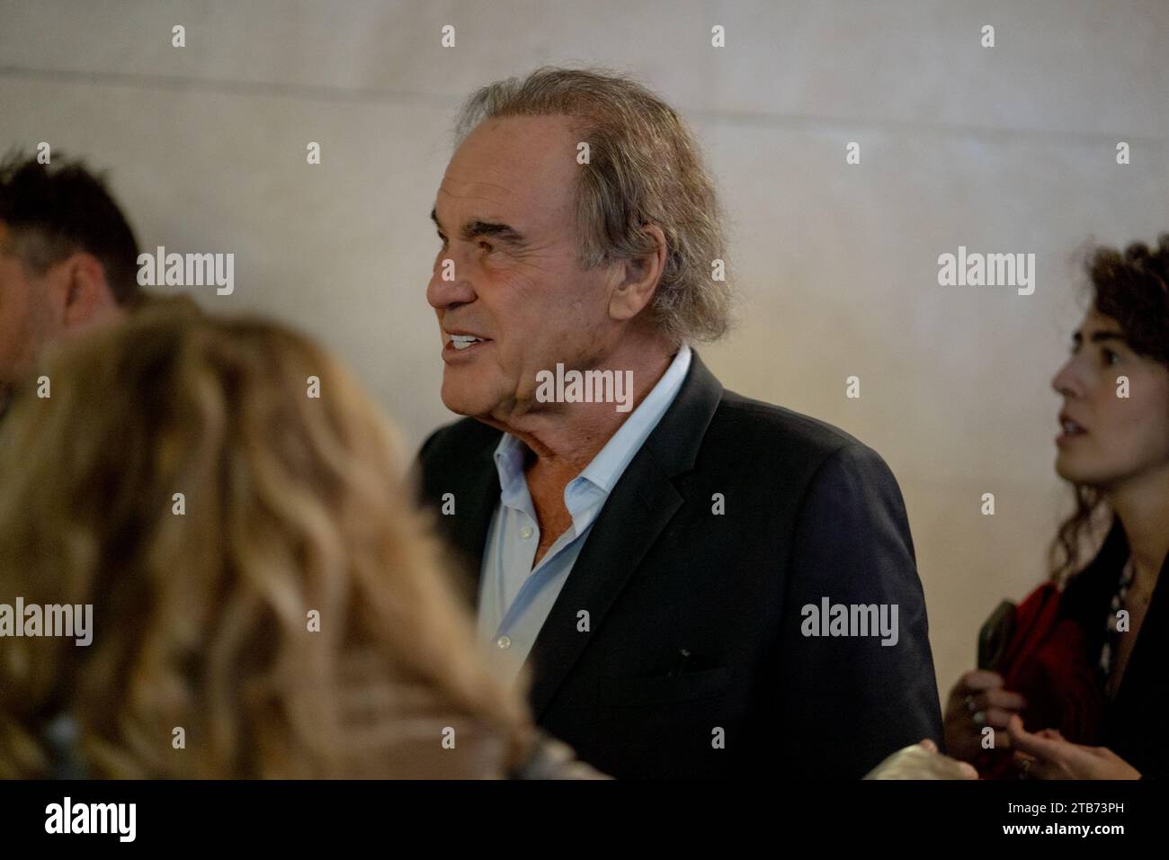 Roma, Italia. 4 dicembre 2023. Oliver Stone parteciperà alla photocall per il film 'Nuclear Now' allo Space Cinema moderno di Roma, il 4 dicembre 2023. (Foto di Luca Carlino/NurPhoto) credito: NurPhoto SRL/Alamy Live News Foto Stock