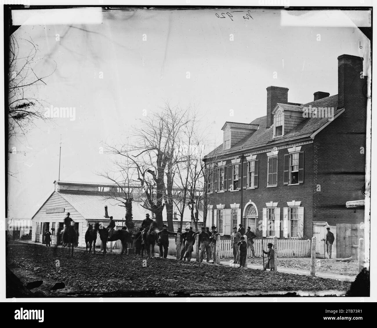 Washington, D.C. Quarters of Gen. Alfred Pleasonton, e 'Government Horse Shoeing Shop' a sinistra; 21st St. Vicino F NW Foto Stock