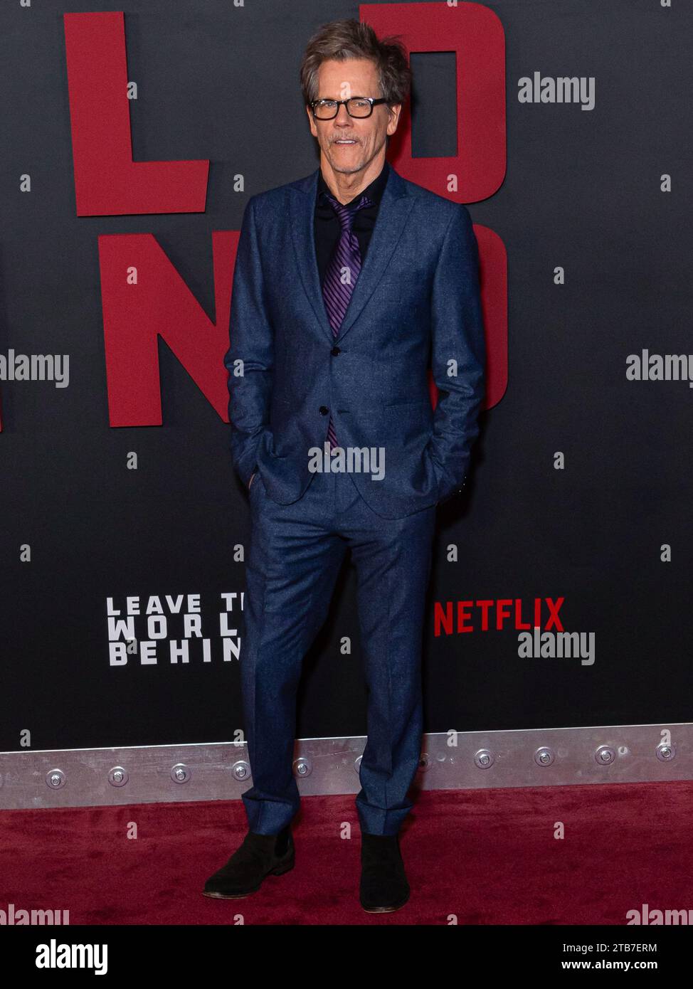 New York City, Stati Uniti. 4 dicembre 2023. MANHATTAN, NEW YORK CITY, NEW YORK, USA - 04 DICEMBRE: L'attore americano Kevin Bacon arriva alla prima di New York di "Leave the World Behind" di Netflix, tenutasi al Paris Theater il 4 dicembre 2023 a Manhattan, New York, New York, Stati Uniti. (Foto di Christian Lora/Image Press Agency) credito: Image Press Agency/Alamy Live News Foto Stock