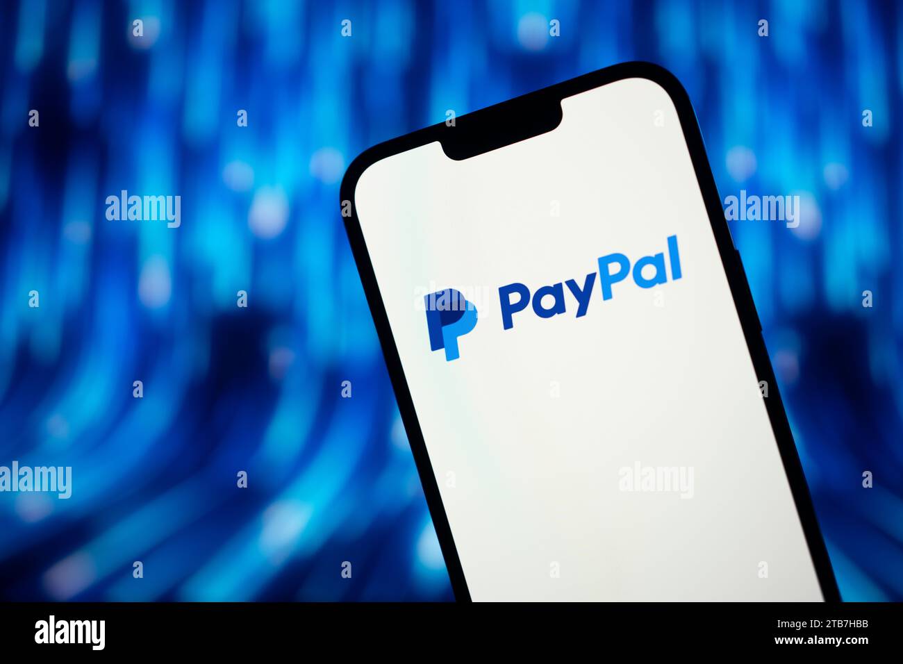 Il logo del sito web PayPal per il pagamento elettronico è visibile in questa foto il 4 dicembre 2023 a Varsavia, Polonia. Foto Stock