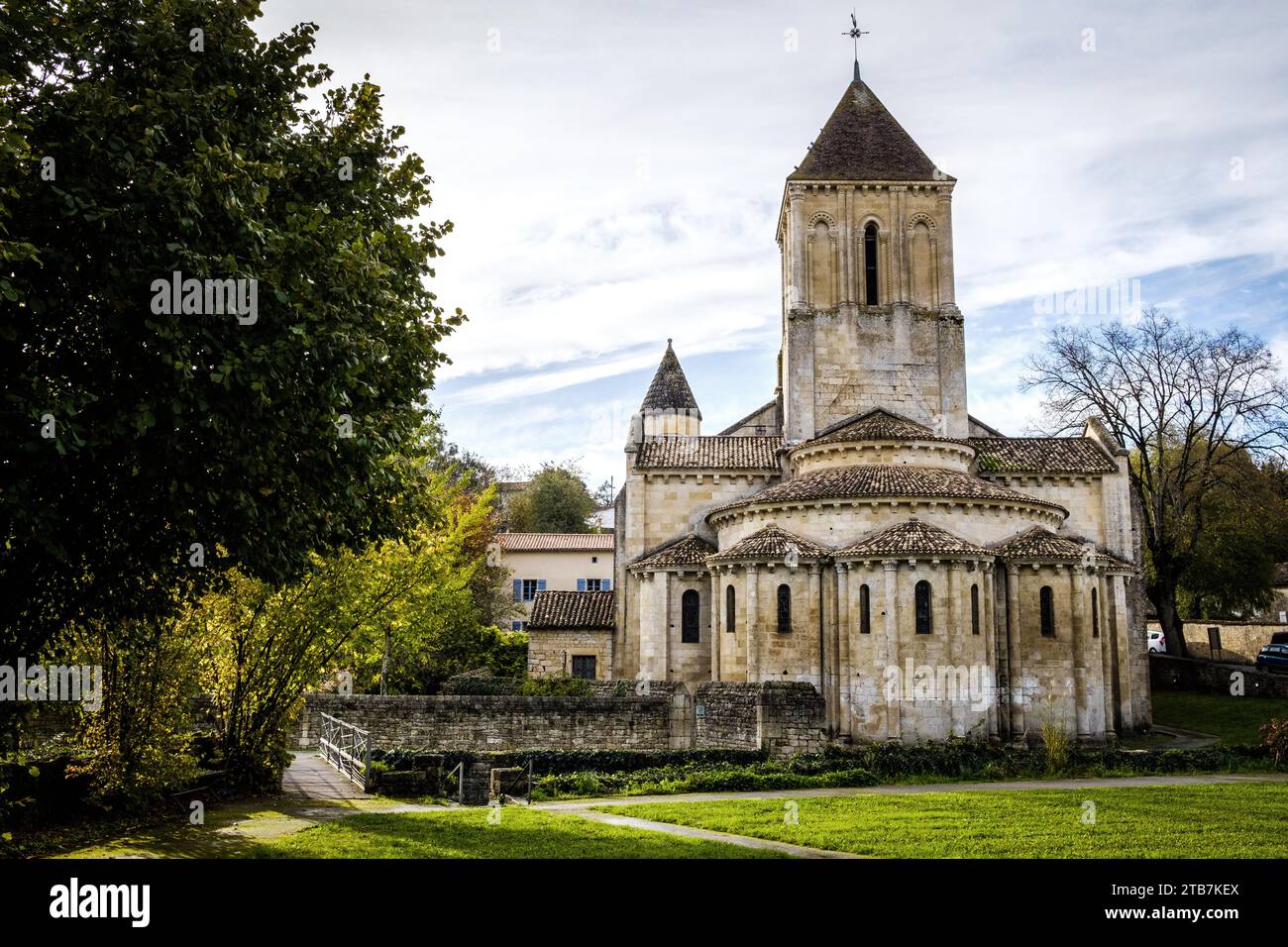 Melle (Francia centro-occidentale): La chiesa romana di Saint-Hilaire, registrata come patrimonio dell'umanità dell'UNESCO dal 1998 come parte del patrimonio dell'umanità Foto Stock