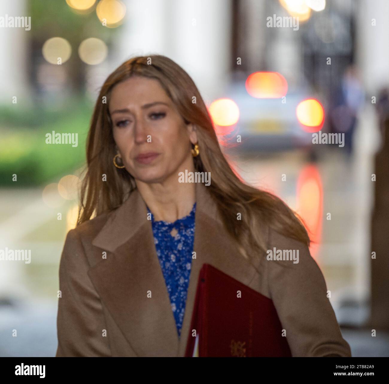 Londra, Regno Unito. 5 dicembre 2023. Laura Trott, capo segretario del Tesoro, arriva ad una riunione di gabinetto al 10 di Downing Street a Londra. Crediti: Ian Davidson/Alamy Live News Foto Stock