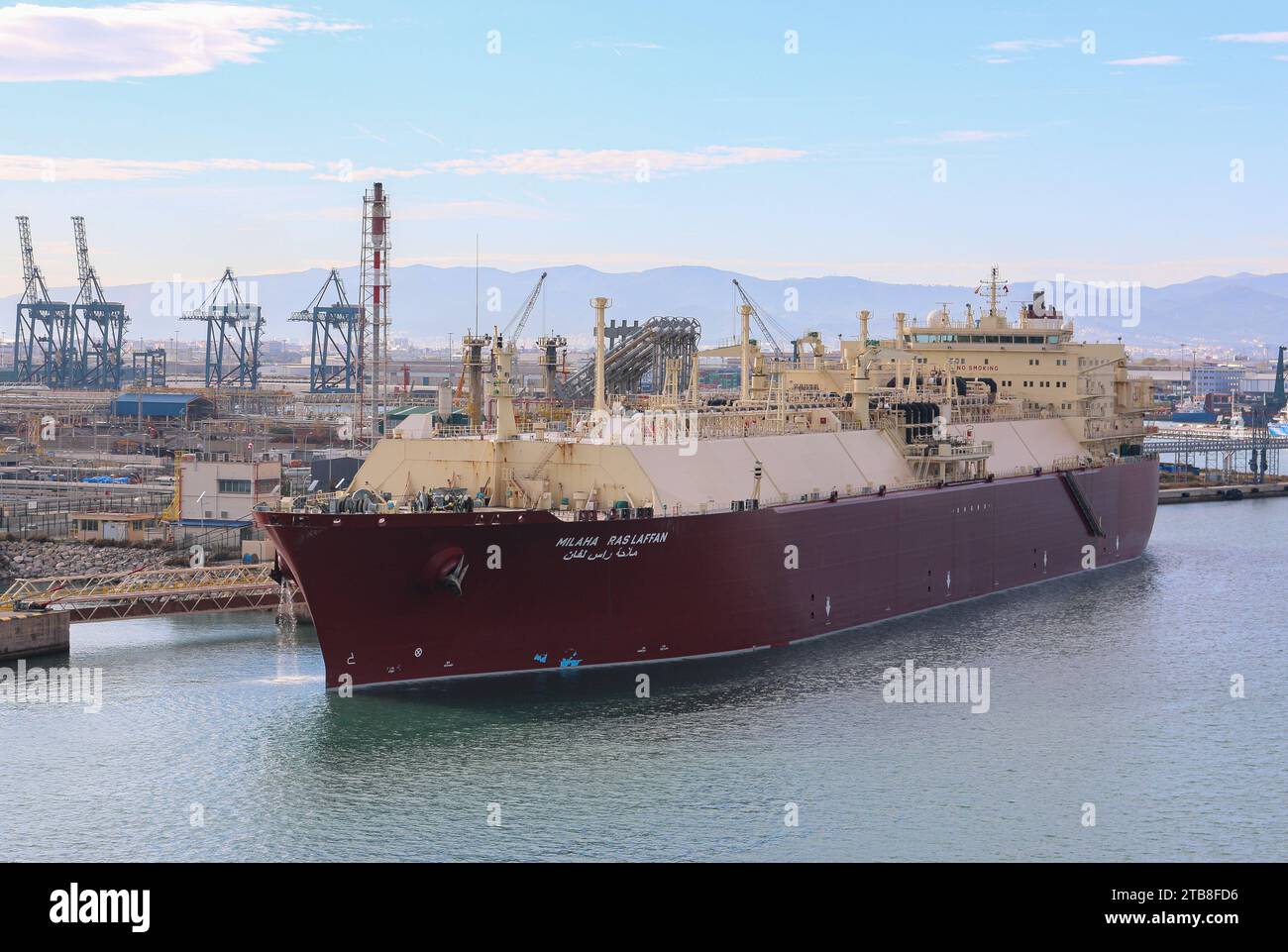 Nave cisterna GNL "Milaha Ras Laffan" (ex Maersk Ras Laffan), PRONAV LNG (trasporto di gas naturale liquefatto), terminal di esportazione GNL di Barcellona Enagas Foto Stock