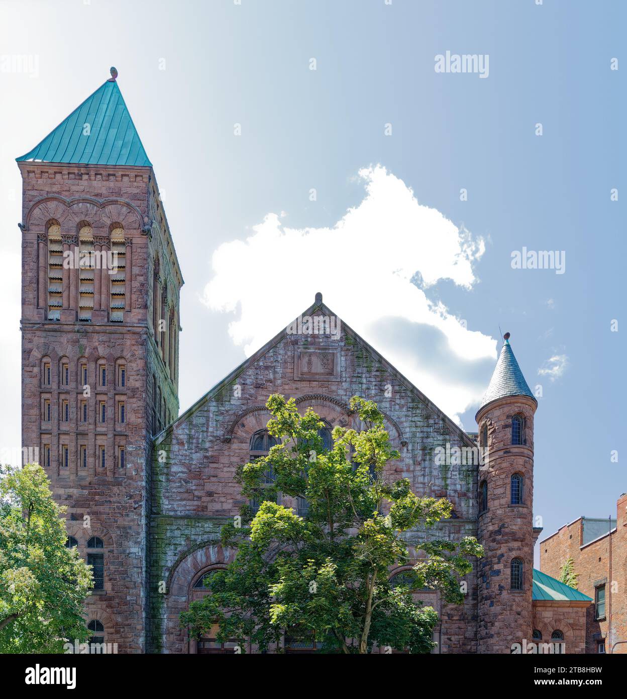 Adolph Fleischman e Isaac Perry progettarono la sinagoga Temple Beth Emeth, costruita nel 1889, che in seguito divenne la Pentecostale Wilborn Temple First Church. Foto Stock