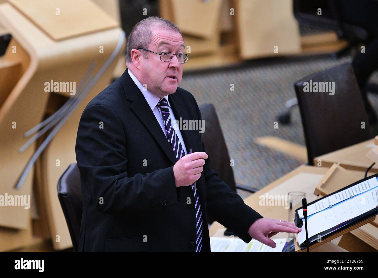 Edinburgh Scotland, UK 05 dicembre 2023. Ministro dell'istruzione superiore e superiore e ministro dei veterani Graeme Dey MSP presso il Parlamento scozzese. credit sst/alamy live news Foto Stock