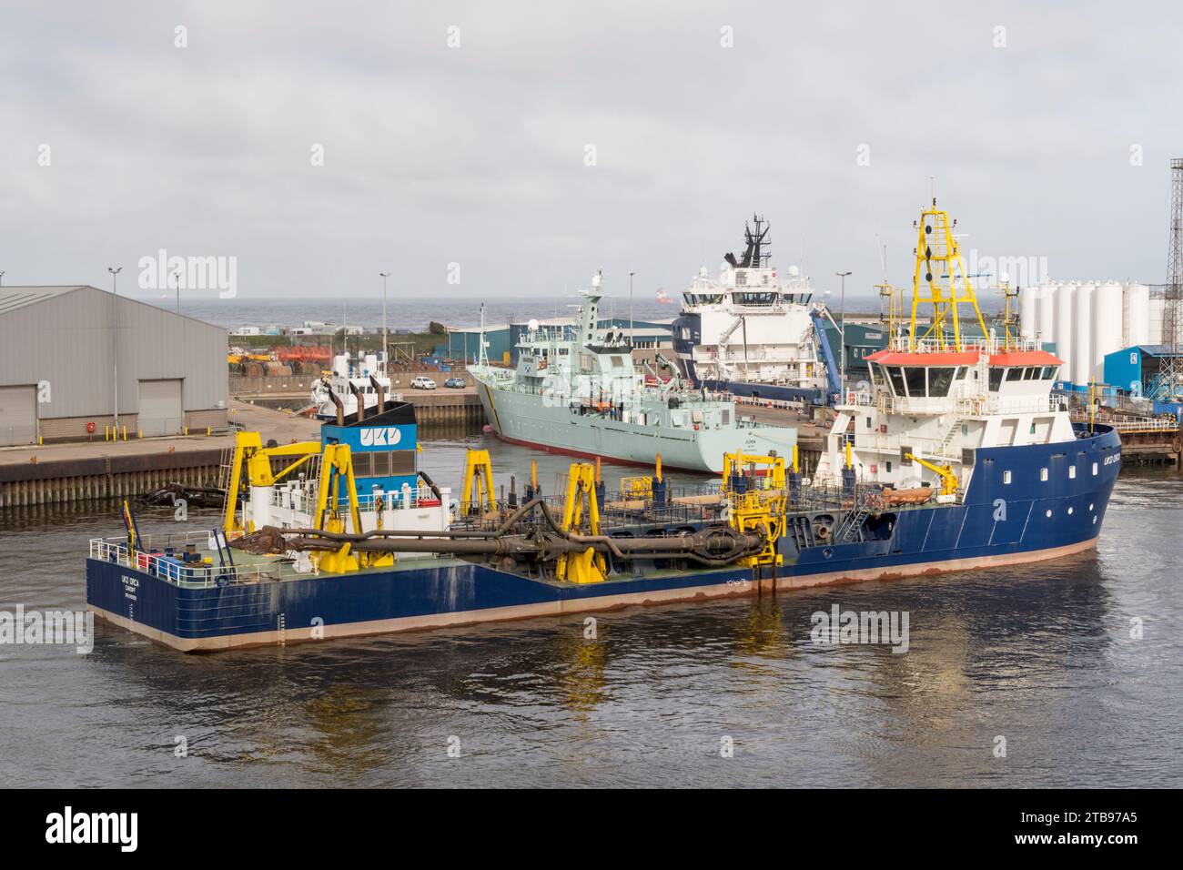 Draga a tramoggia UKD Orca, costruita nel 2010 e registrata a Cardiff, nel porto di Aberdeen. Foto Stock