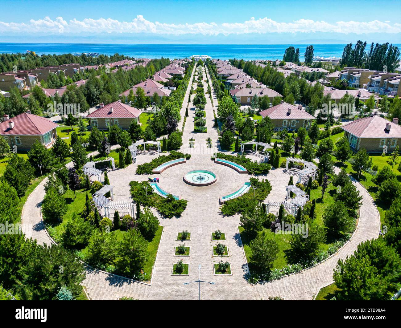 Vista aerea degli appartamenti del resort nel lago Issyk Kul Foto Stock