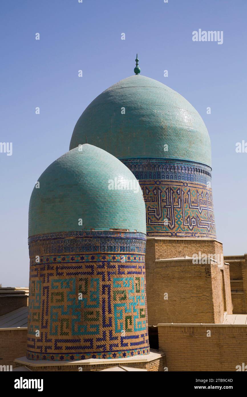 Moschea a doppia cupola a Shah-i-Zinda; Samarcanda, Uzbekistan Foto Stock