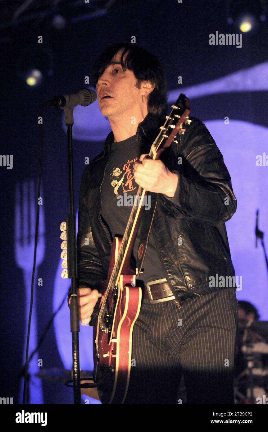 Milano Italia 2008-05-24 :Manuel Agnelli cantante e chitarrista del gruppo Afterhours durante il concerto al Palasharp Foto Stock