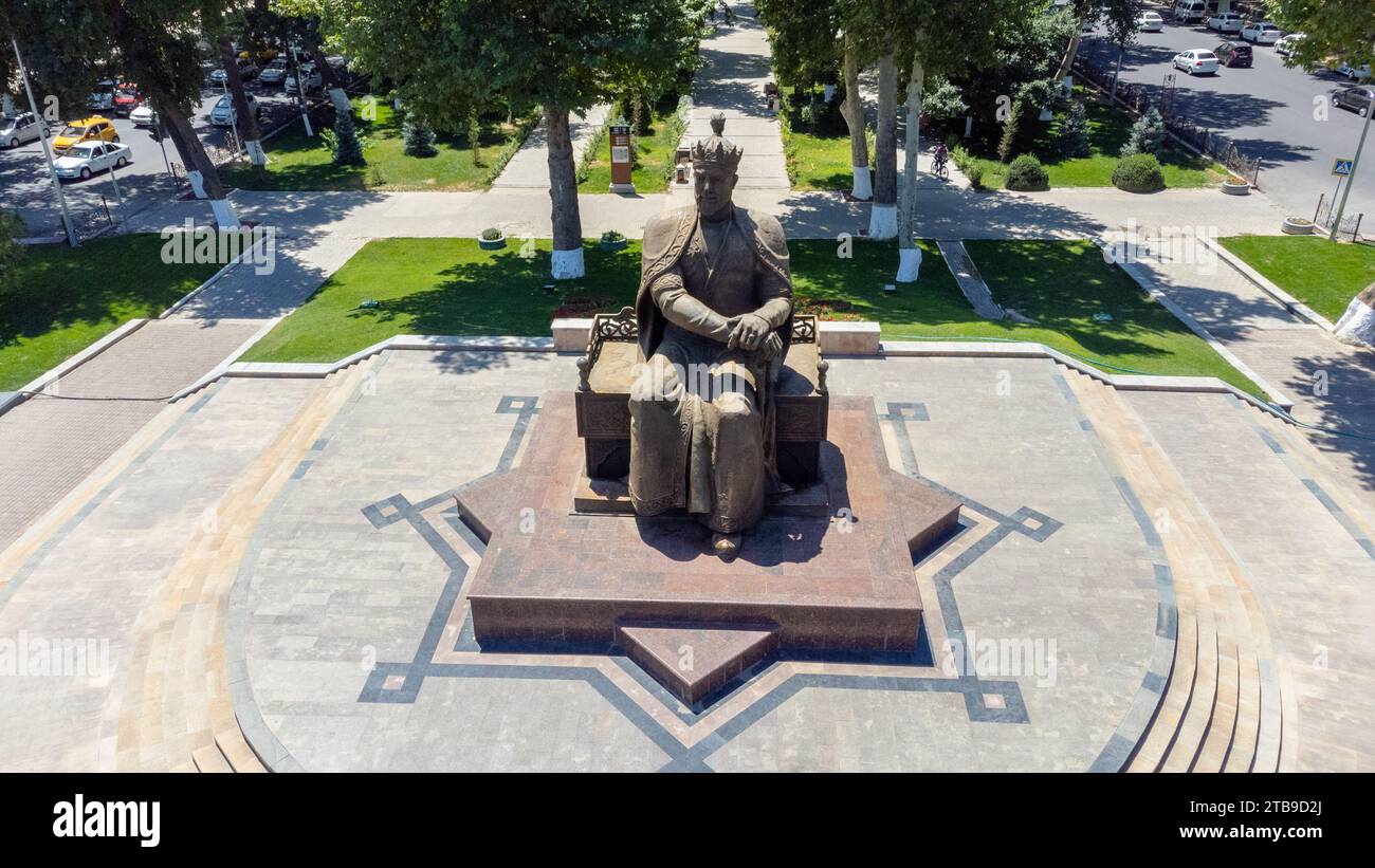 Samarcanda, Uzbekistan - 24 maggio 2021: Veduta aerea del monumento di Amir Temur a Samarcanda, Uzbekistan Foto Stock