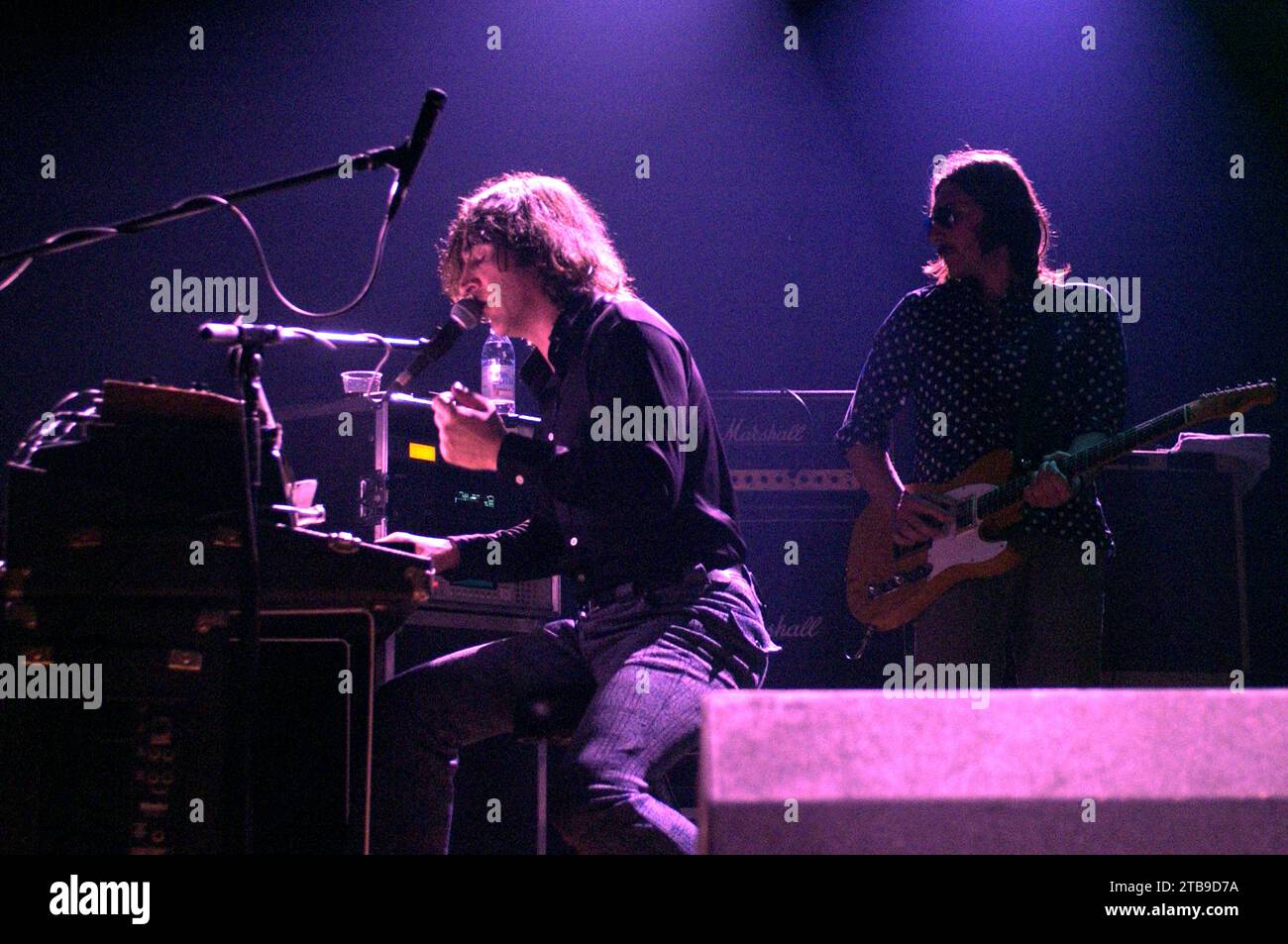 Milano Italia 2004-02-11 : Manuel Agnelli cantante e chitarrista del gruppo Afterhours durante il concerto all'Alcatraz Foto Stock