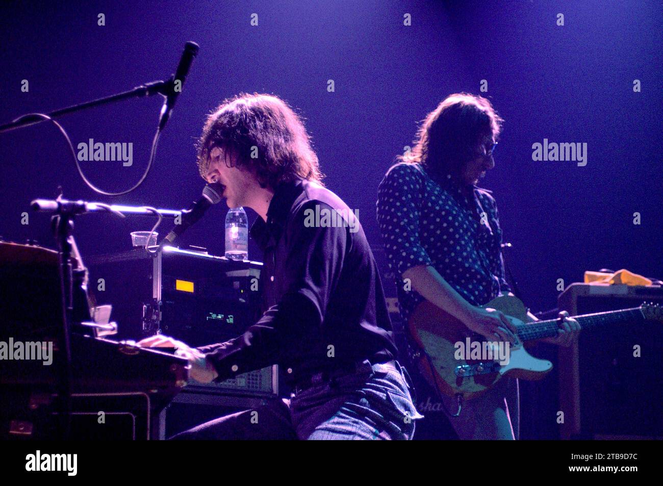 Milano Italia 2004-02-11 : Manuel Agnelli cantante e chitarrista del gruppo Afterhours durante il concerto all'Alcatraz Foto Stock