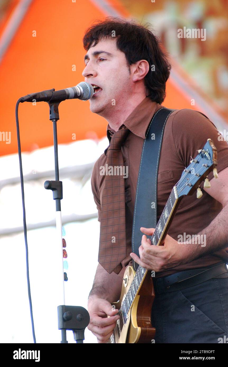 Imola Italia 2002-06-15 : Manuel Agnelli cantante e chitarrista del gruppo Afterhours durante il concerto all'Heineken Jammin Festival 2002 Foto Stock