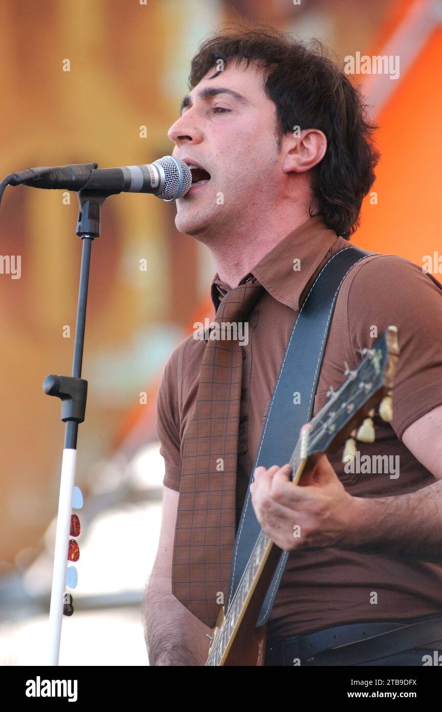 Imola Italia 2002-06-15 : Manuel Agnelli cantante e chitarrista del gruppo Afterhours durante il concerto all'Heineken Jammin Festival 2002 Foto Stock