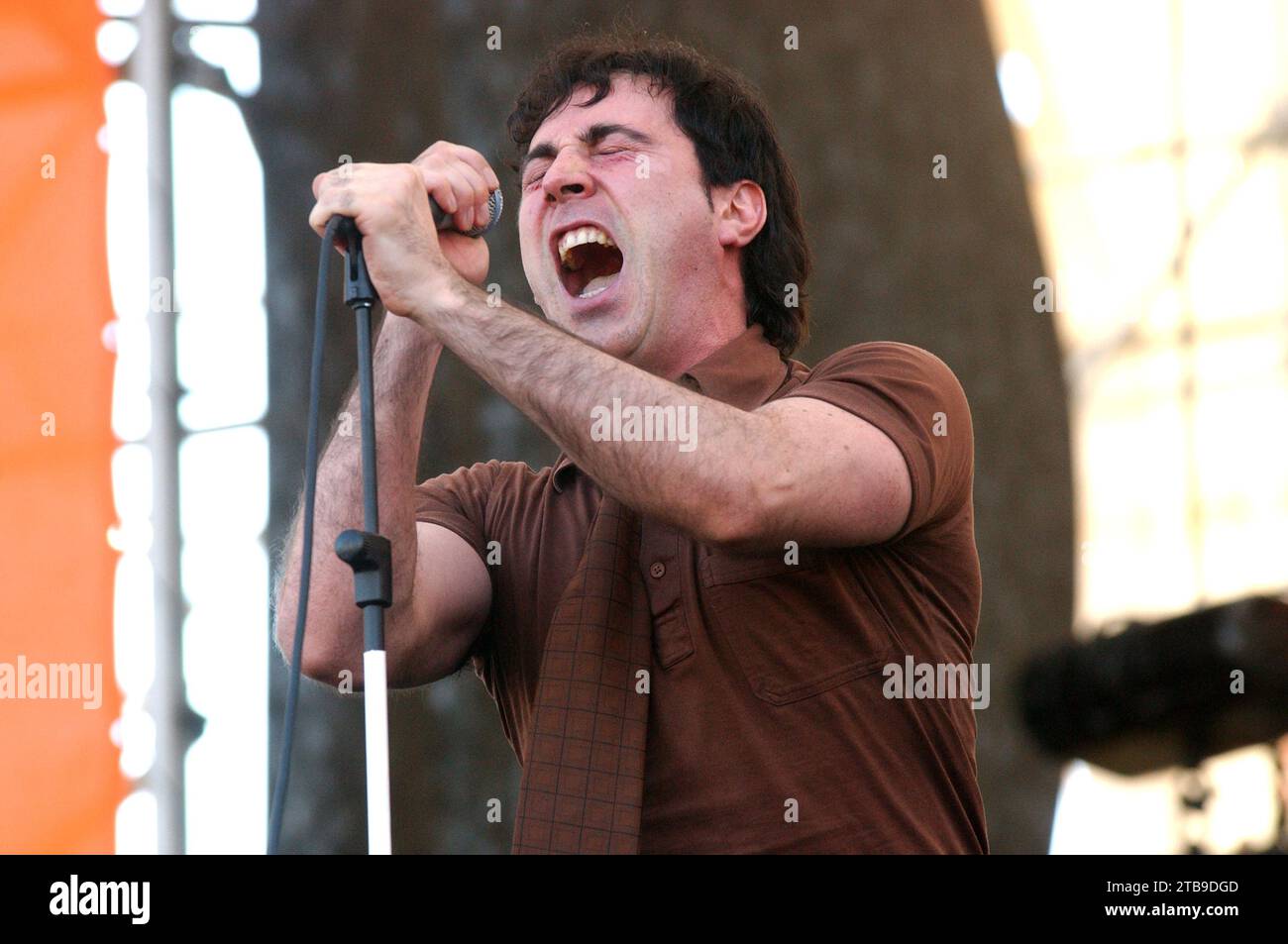 Imola Italia 2002-06-15 : Manuel Agnelli cantante e chitarrista del gruppo Afterhours durante il concerto all'Heineken Jammin Festival 2002 Foto Stock