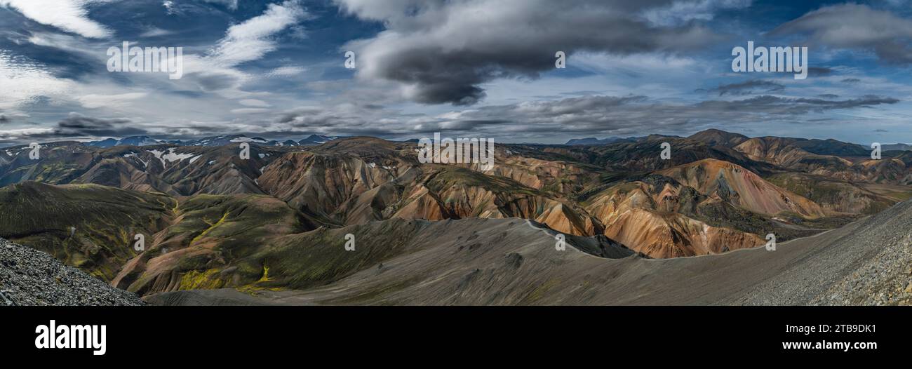 Spettacolare panoramica di Landmannalaugar negli altopiani dell'Islanda Foto Stock