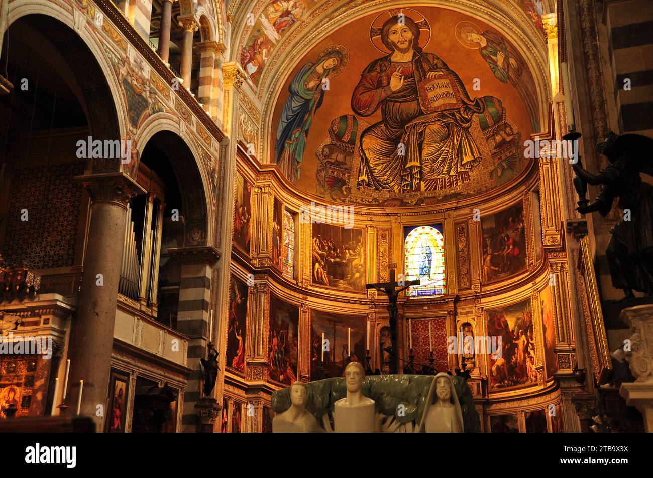 All'interno del Duomo di Pisa. Foto Stock