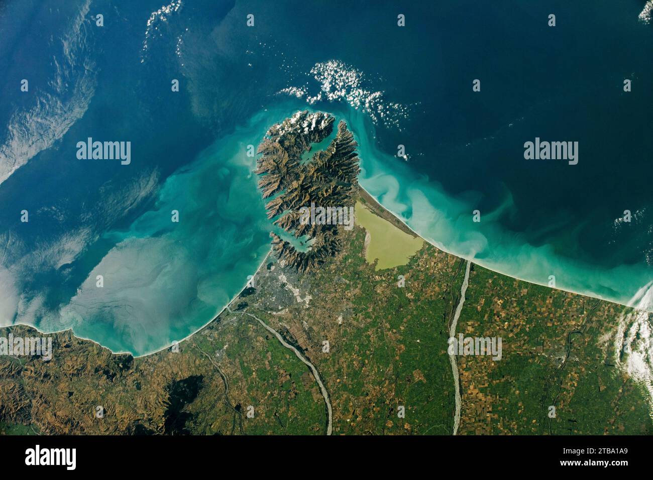 Vista dallo spazio di Christchurch e della penisola di Banks sulla costa orientale dell'Isola Sud della nuova Zelanda. Foto Stock