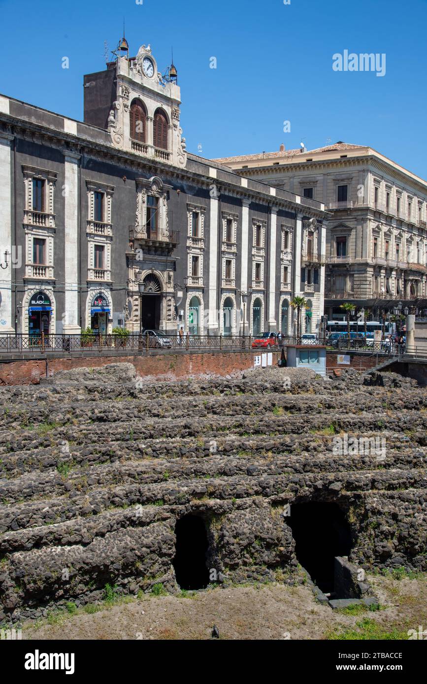 Rovine di anfiteatro a Catania, Sicilia, Italia Foto Stock